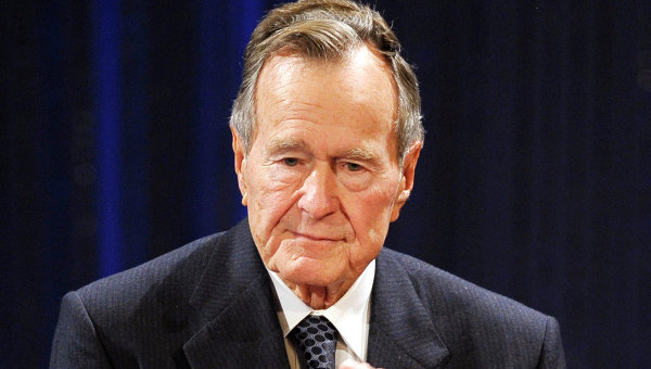 Шесть женщин обвинили Джорджа Буша-старшего  в домогательствах