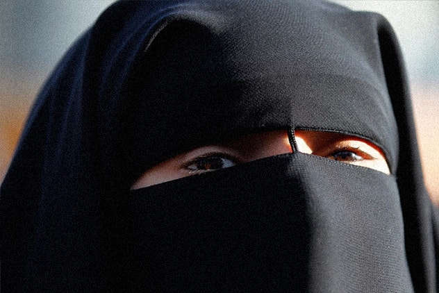 Правительство Дании хочет запретить ношение мусульманских головных уборов на публике