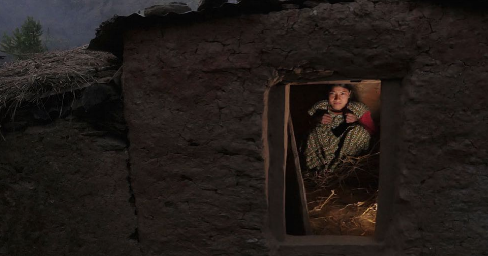 В Непале мать, выселенная  на время месячных,  погибла вместе с детьми