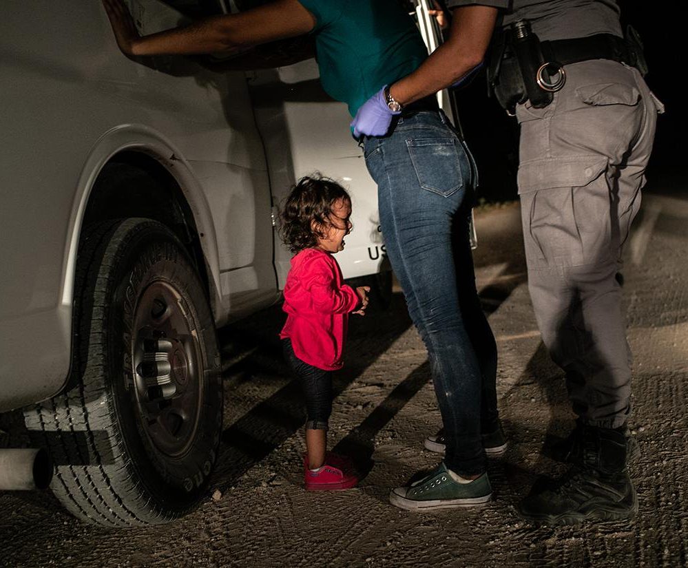 Снимок плачущей девочки-мигрантки получил главный приз World Press Photo