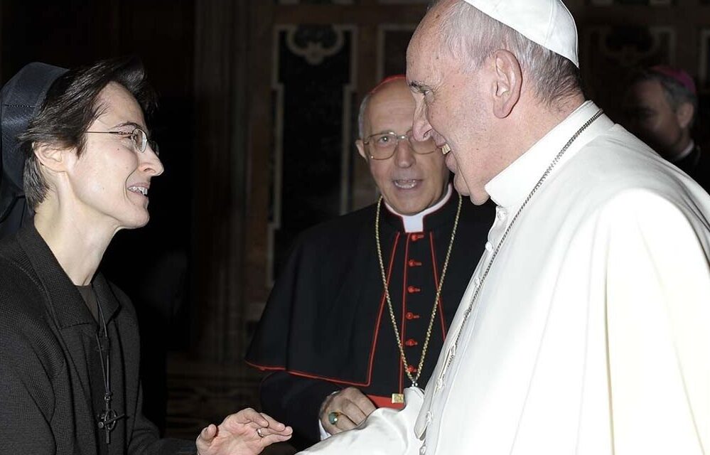 У Ватикані вперше в історії жінка зайняла високу посаду